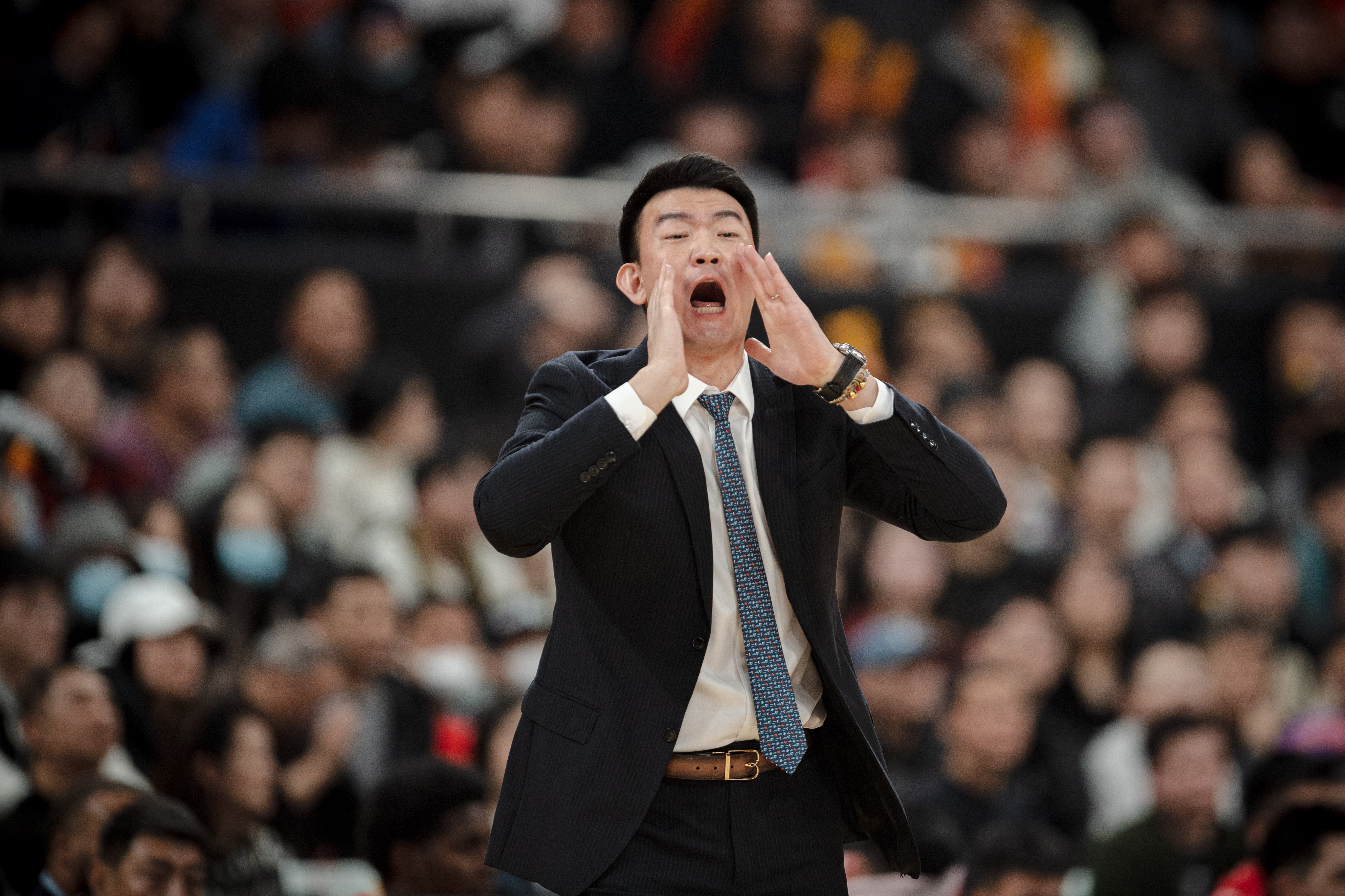 开云体育中国官网-争夺胜利，场上对攻频频，双方拼尽全力