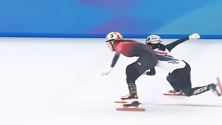 比赛白热化，球场上刀光剑影