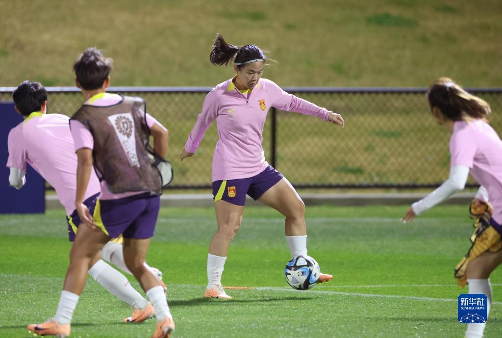 关于世界杯女足预选赛，球队备战热烈的信息