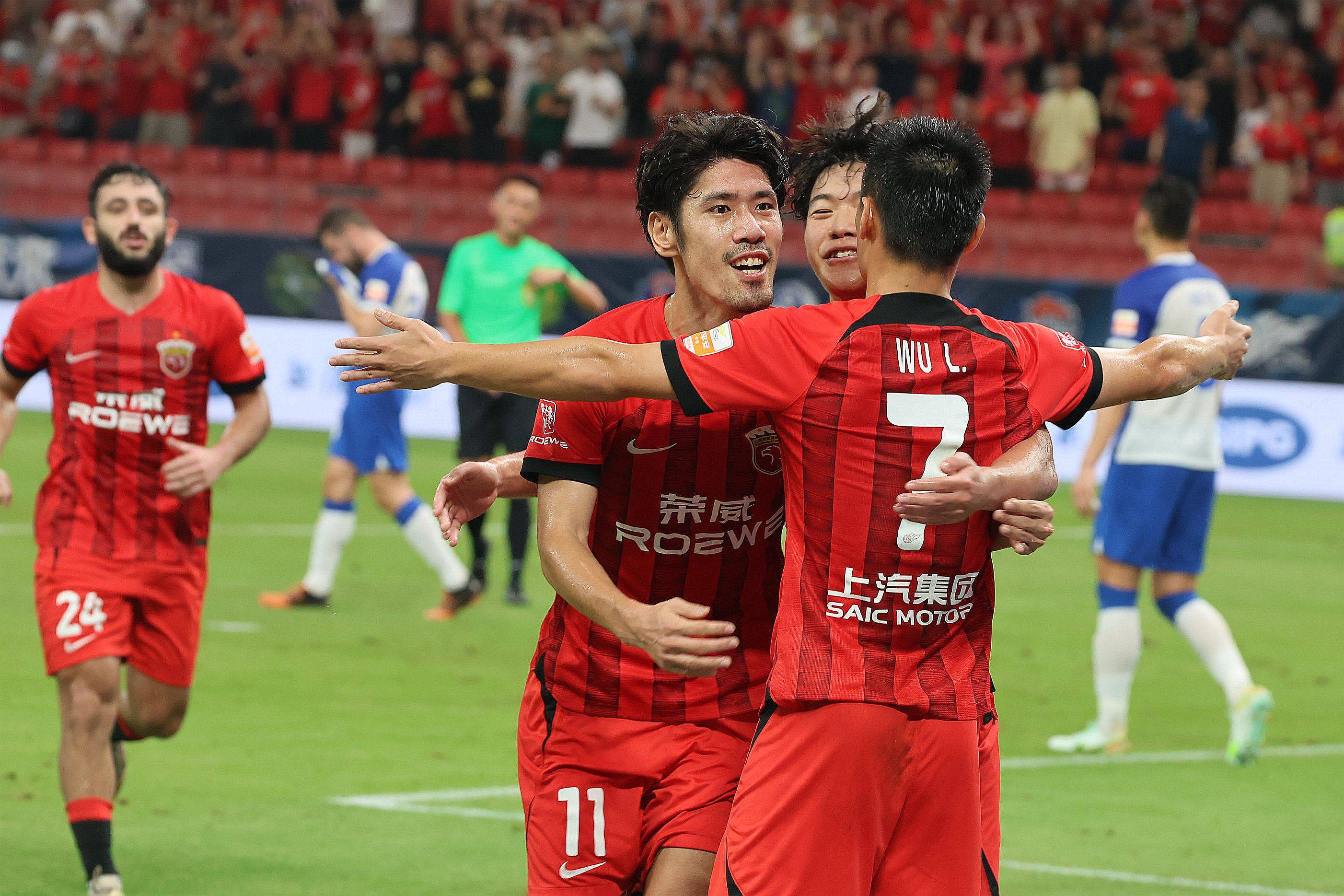 中超球队外援表现出色，战场之上团结一致的简单介绍