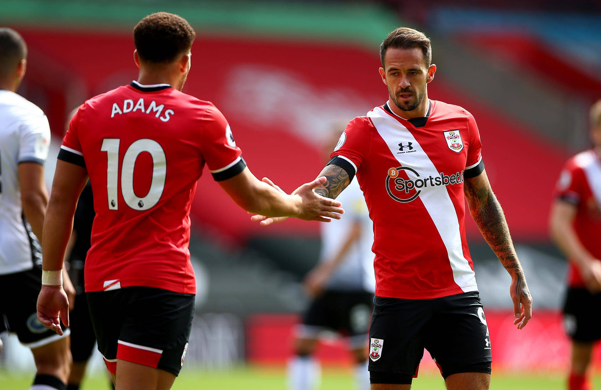 开云体育亚洲官网-曼城狂胜南安普敦，展现出色配合进攻