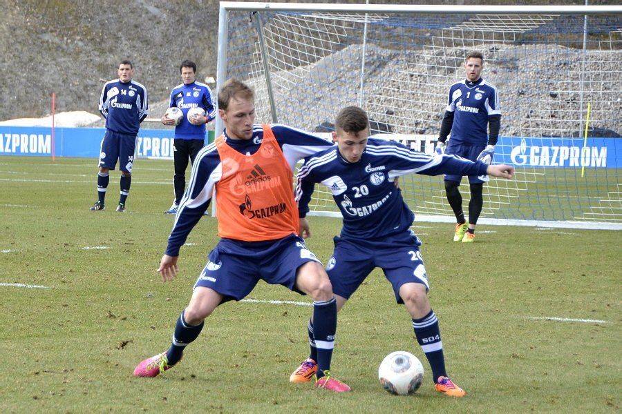 开云体育官网入口-沙尔克新赛季目标明确：争夺德甲联赛前四