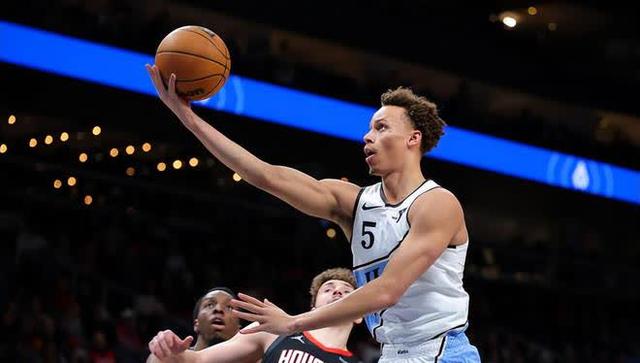 开云体育网页版入口-老鹰主控伤愈归队，球队士气回升