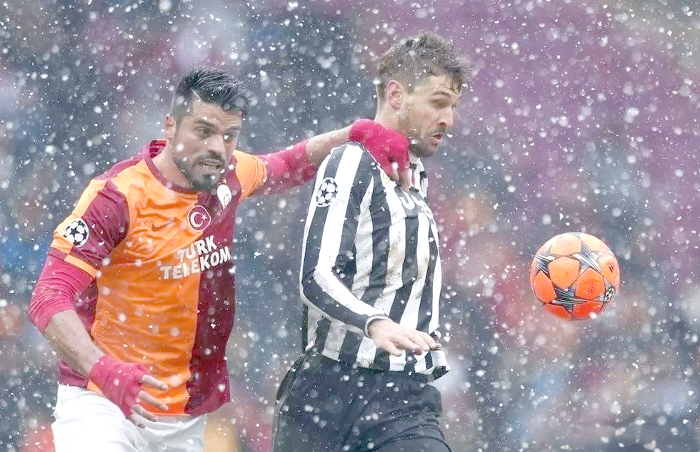 开云体育登录-尤文图斯客战惨败，欧冠资格受挑战