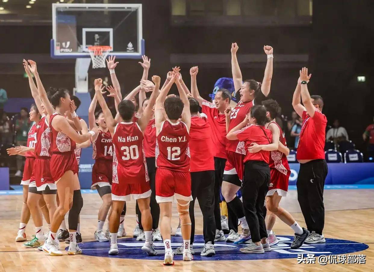 篮球传统赛事盛大举行，球队备战冲刺争夺金牌