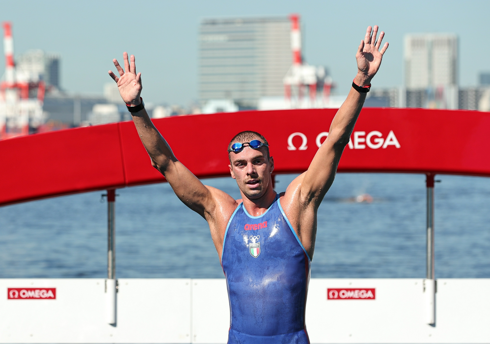 开云体育官方登录入口-匈牙利跳水选手优雅姿态，登顶领奖台