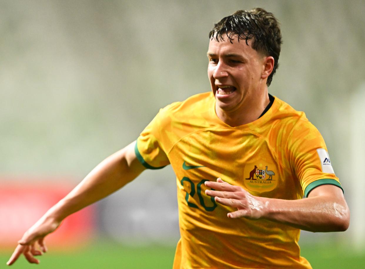 包含澳大利亚游泳队斩获多枚金牌的词条