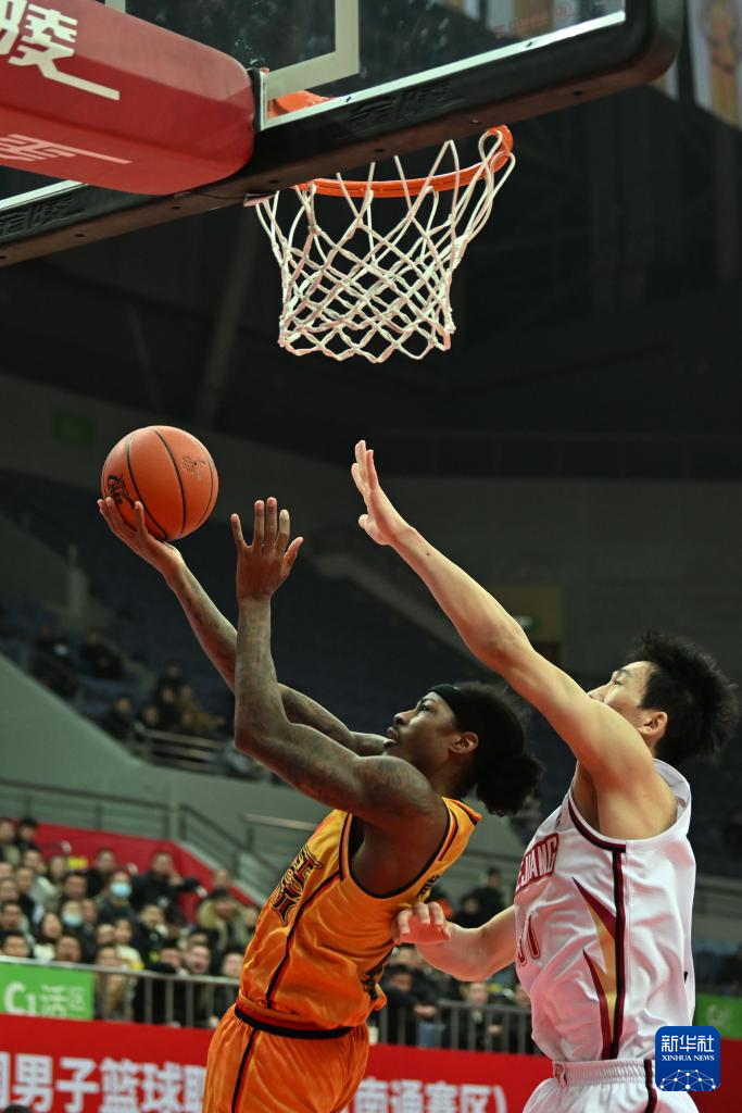 开云体育网页版-包含江苏肯帝亚队实力强劲，抢先拔得头筹的词条