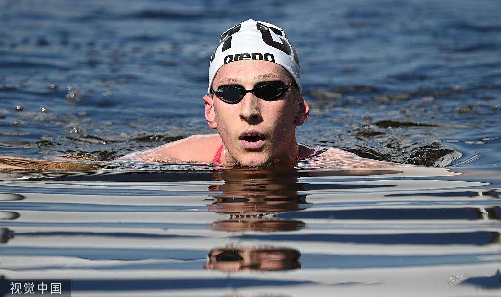 墨西哥游泳选手勇夺金牌
